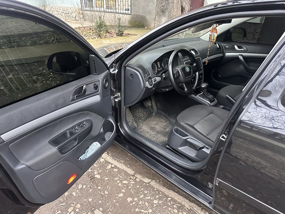 Шкода октавіа A5 невеличкий торг на місці при огляді