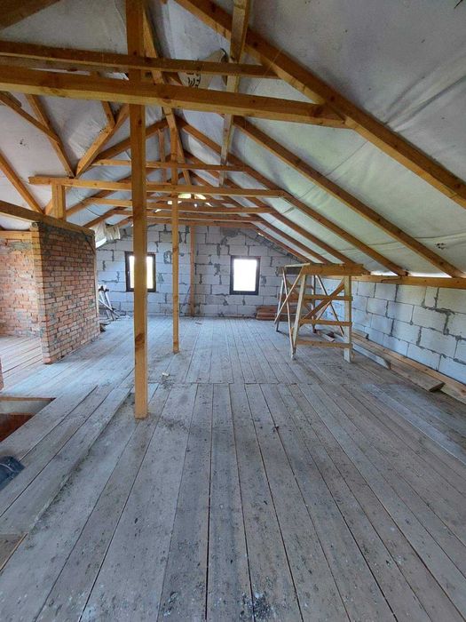 Продаж будинку в м.Самбір, село Ваньковичі. (25 сот.)ОГОРОДЖЕНИЙ.