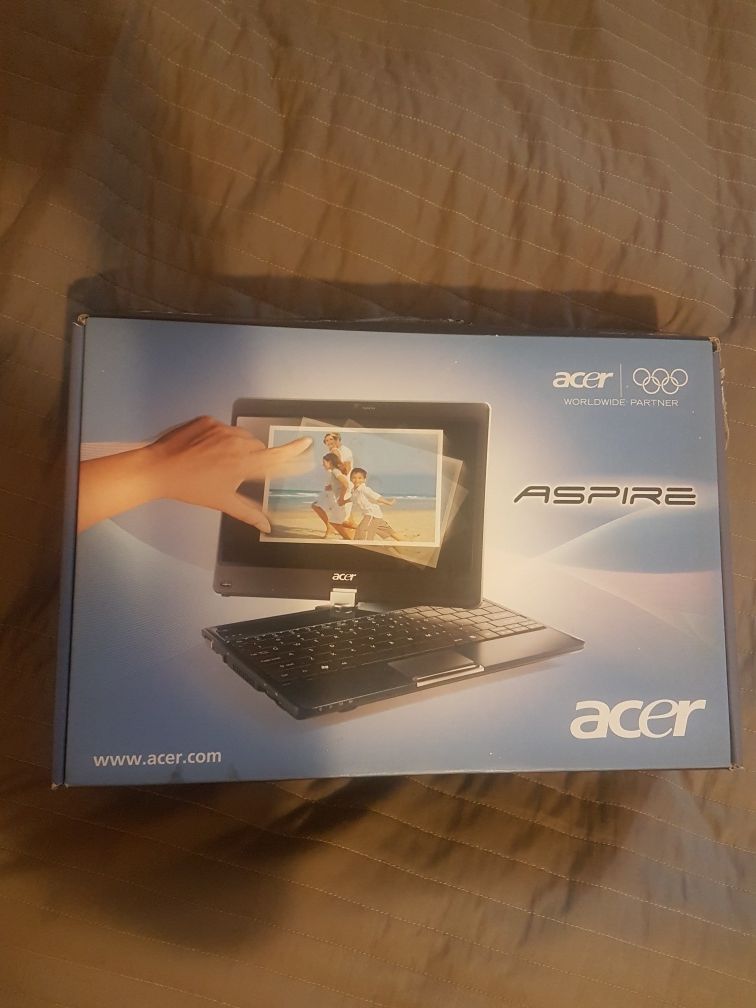 Продам ноутбук трансформер Acer Aspire 1825 в отличном состоянии