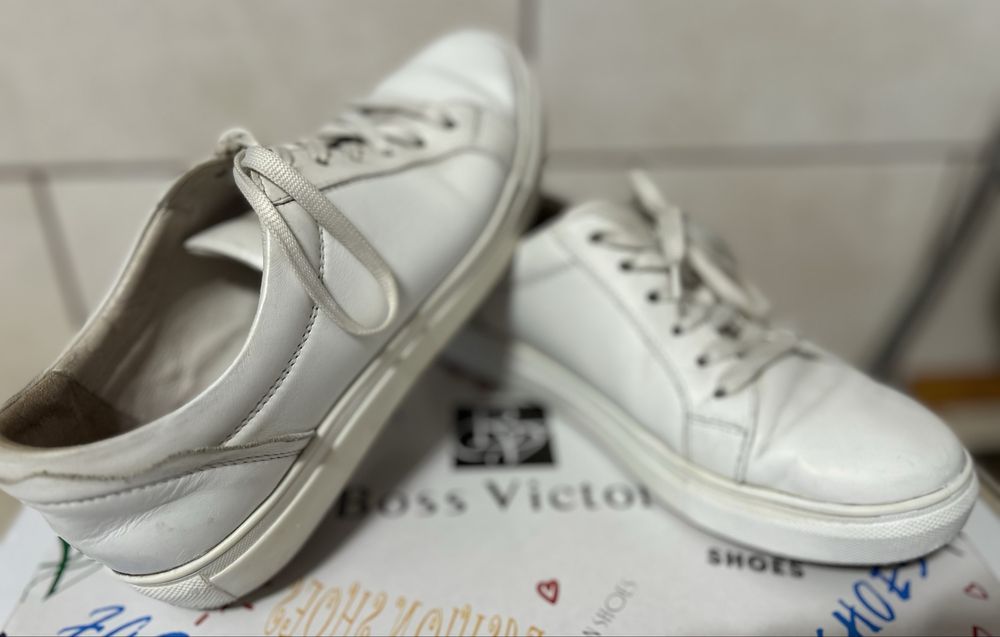 Жіночі шкіряні кеди