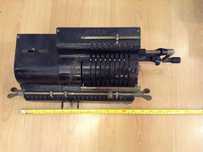 Máquina de calcular antiga - anos 40 -TRIUMPHATOR - made Germany - TOP