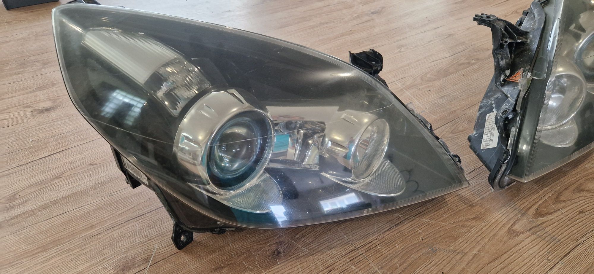 Lampa Opel Vectra/Signum bi-xenon skrętny kompletna prawa