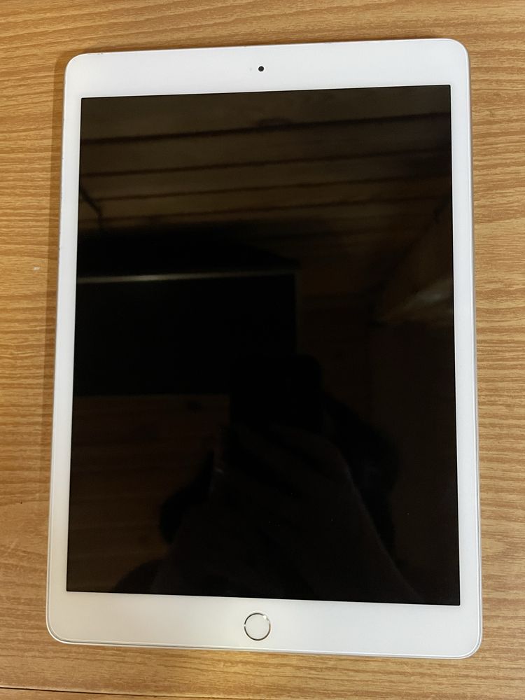iPad 8 на 128gb.