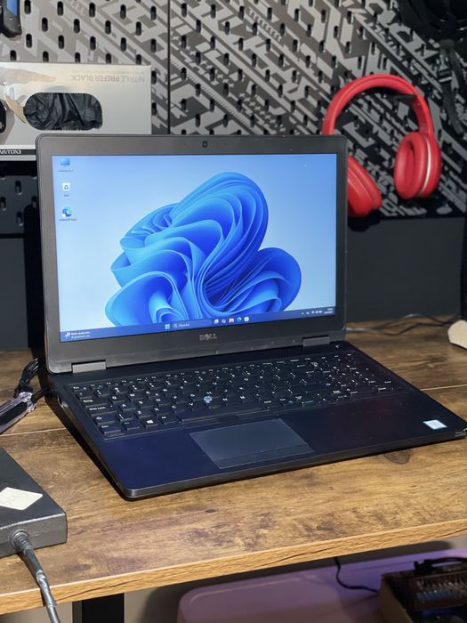 Laptop DELL 5580 i5 - 7gen/RAM 16GB /SSD 238GB Windows 11 Pro