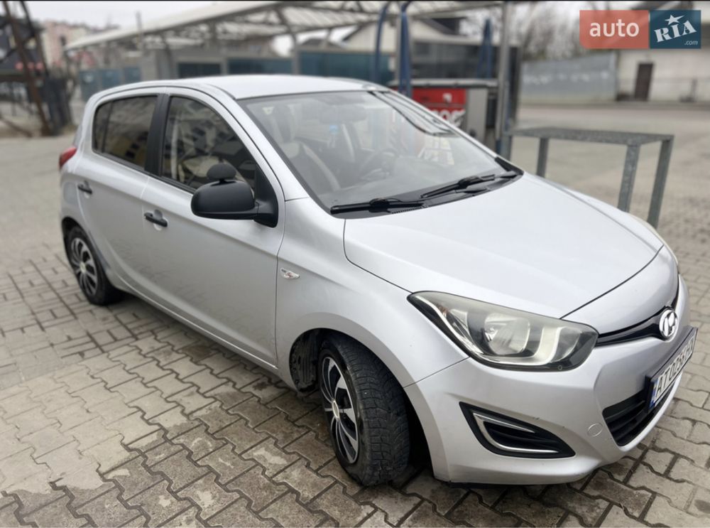 Продам Hyundai i20 2013
