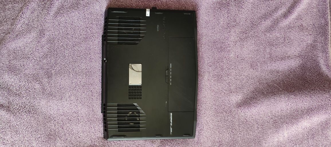 Dell Alienware Full HD  M-17 R4