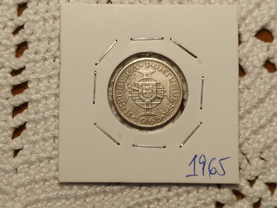Moçambique - moeda de 2,5 escudos de 1965