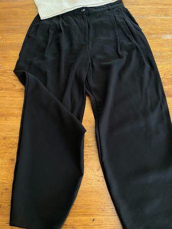Черные штаны на завышенной талии от H&M