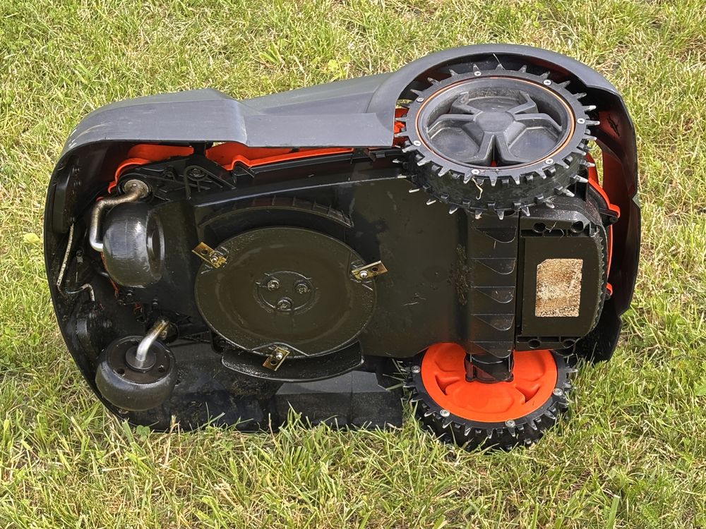 Robot kosxący NAC 1500G2-NG