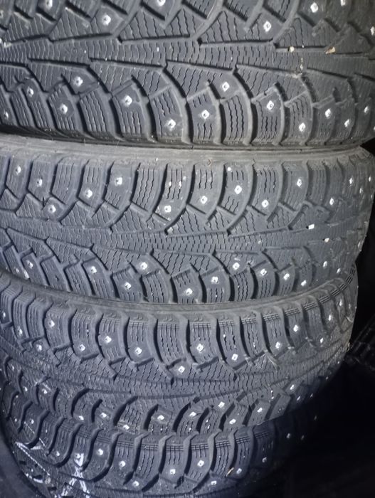 1500грн.Нокіан хакапелита. Шип.155-70-13.