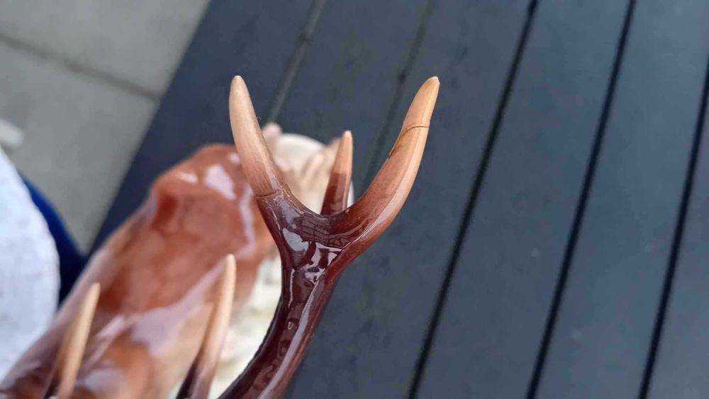 Duza porcelanowa figura HERTWIG JELEŃ W GALOPIE