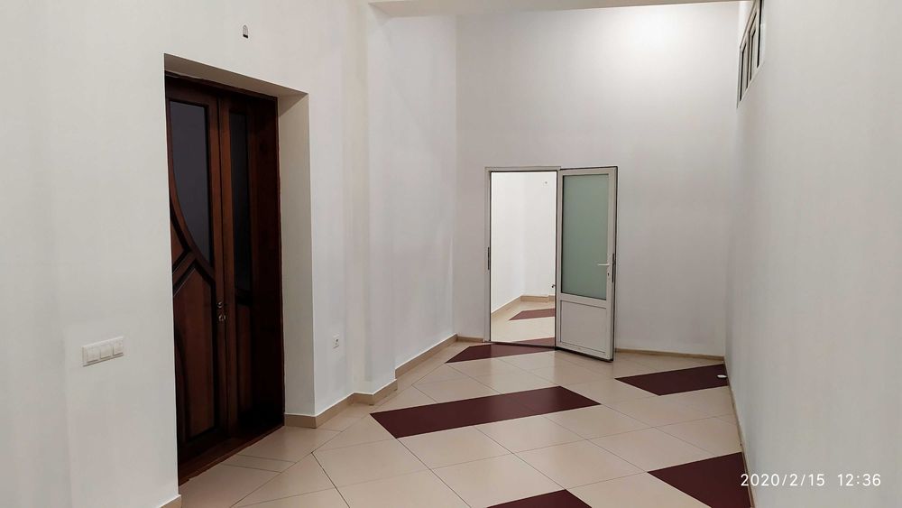 Залишилося одне приміщення 50 м2 Оренда комерція  Головна 246Р