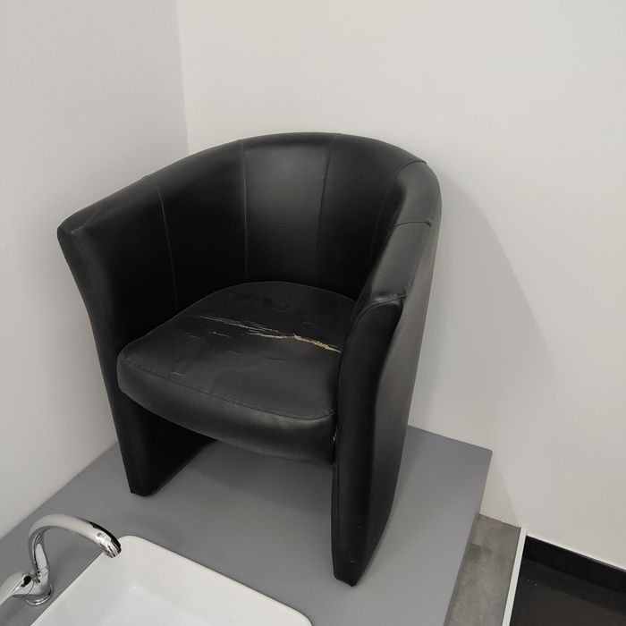 Poltronas tipo pele preta