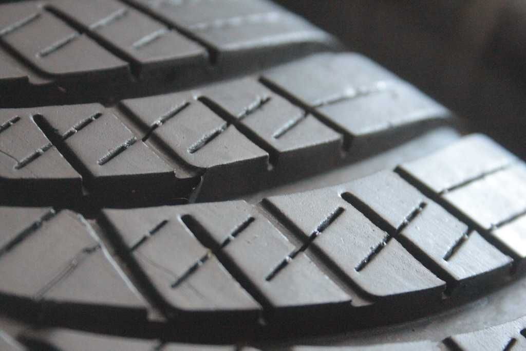 225/55/18 Goodyear Vector 4Seasons 225/55 R18 102V XL 2x8mm