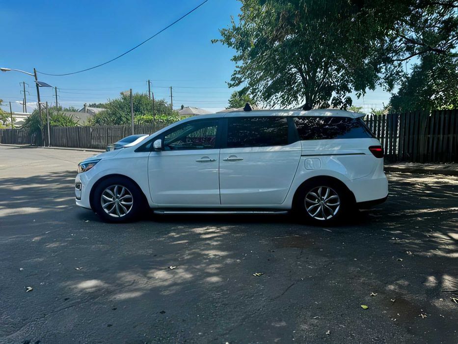Kia Sedona      2019