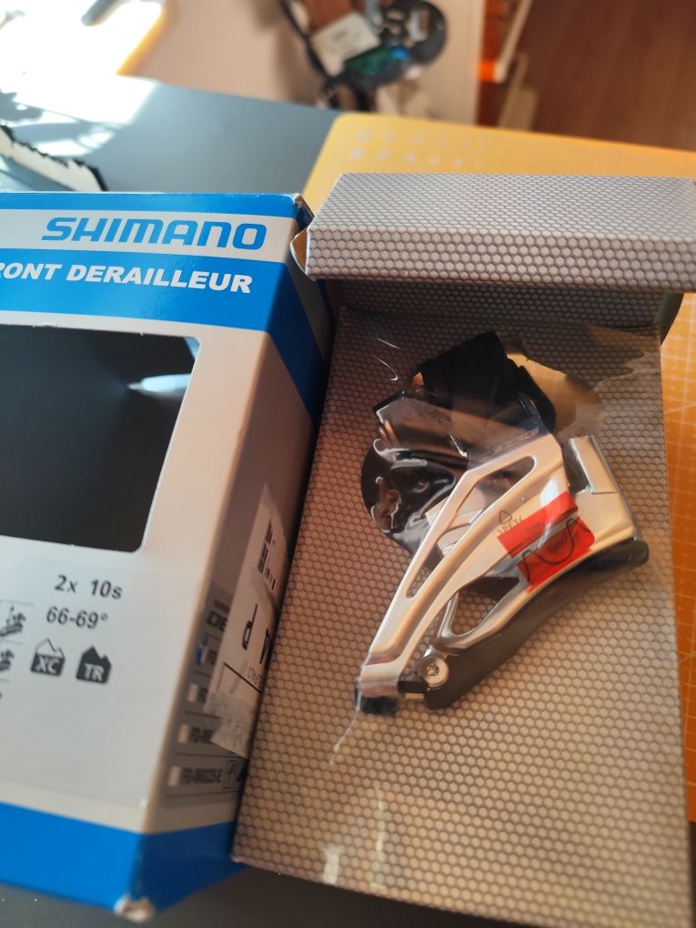 Desviador Dianteiro Shimano Deore FD-M6025-H (2x10)
