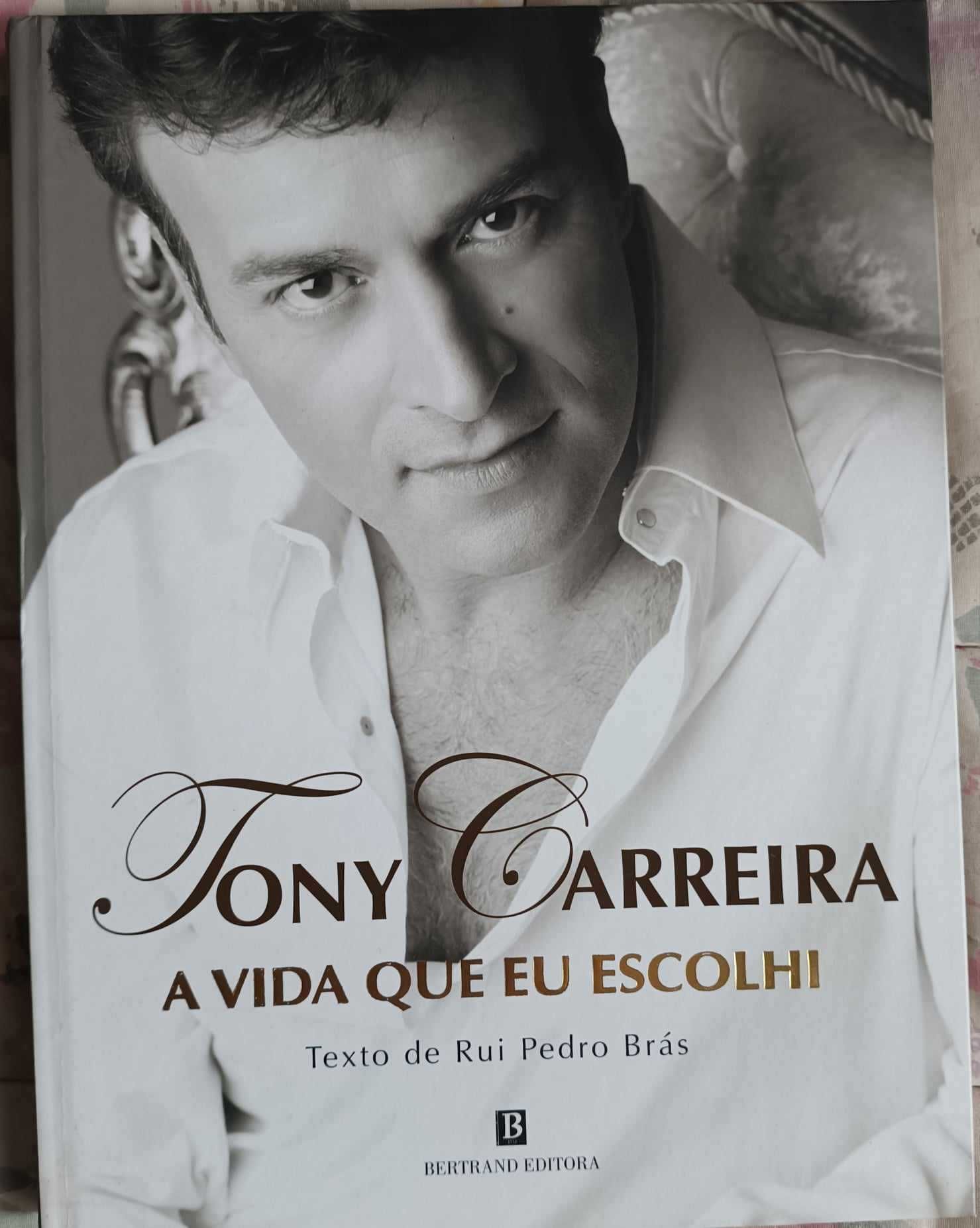 Livro do Tony Carreira "A vida que eu escolhi"