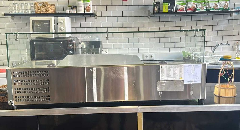 VITRINA SUPERIOR REFRIGERADA ECO