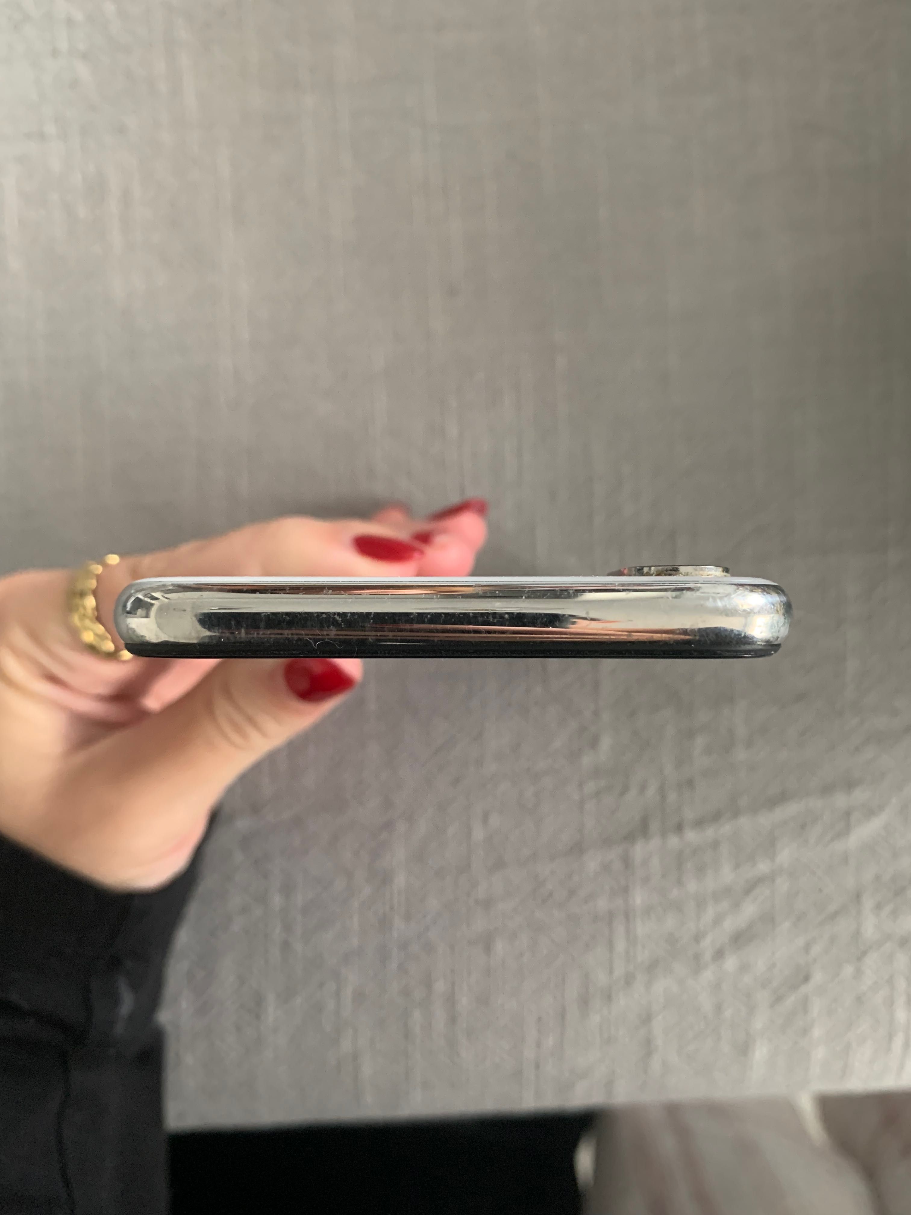 iPhone X - 64 GB - muito bom estado