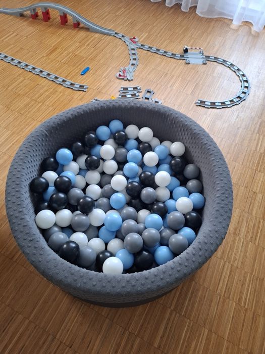 Basen z kulkami    dla dzieci