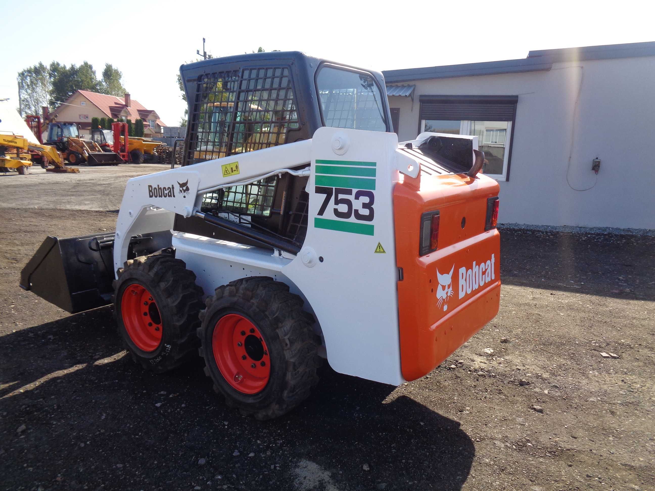 Ładowarka Miniładowarka BOBCAT 753 / 2002r / Nowe opony