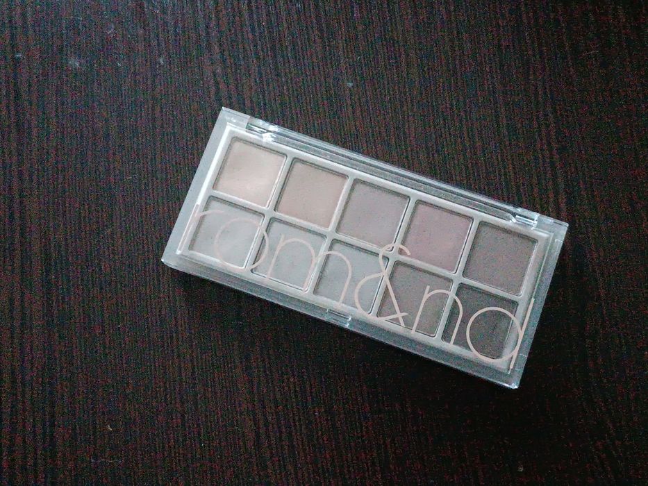 Rom&nd / Romand Better than palette, 04 dusty fog garden. Роменд, тіні