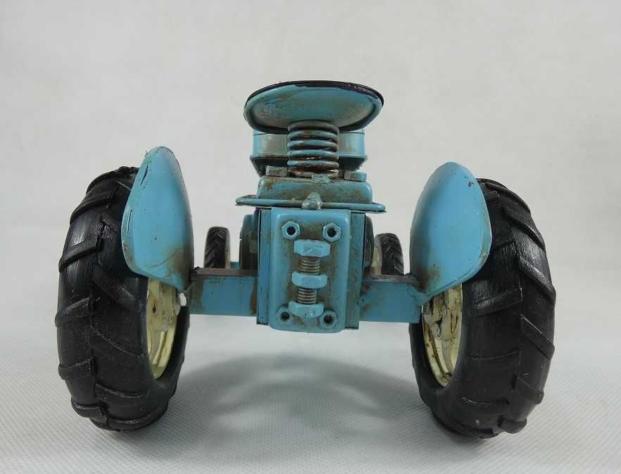 Metalowy niebieski traktor pojazd ciągnik OLD RETRO