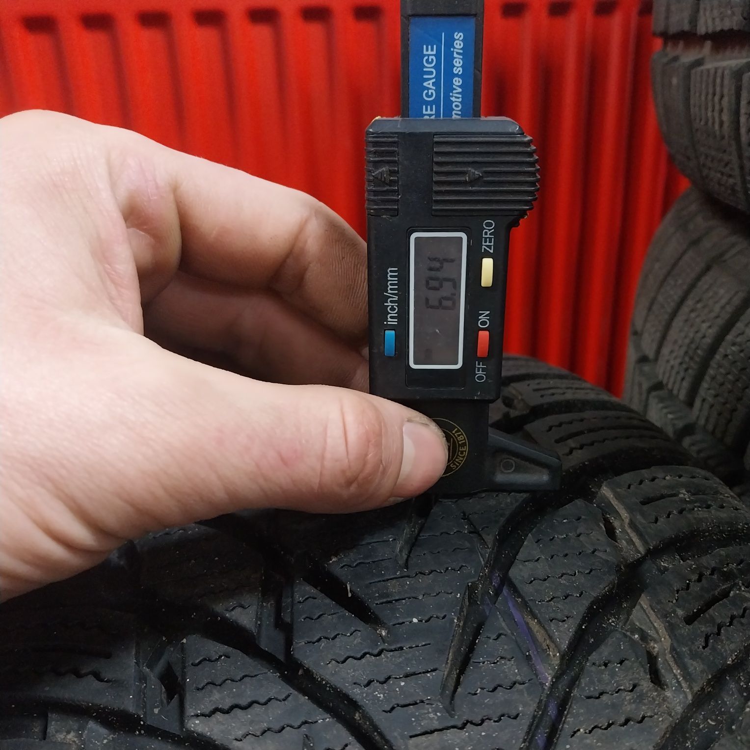 Opony Zimowe NOKIAN 225/60R18 104H DOT2022 ! Jak Nowe !