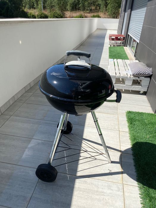 Barbecue a carvão Weber compact kettle 47 cm preto