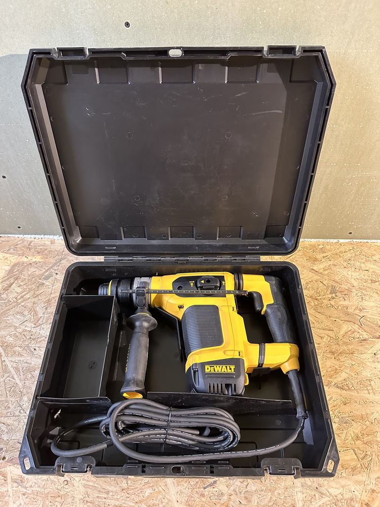 Новий Перфератор DeWALT D25413 QS