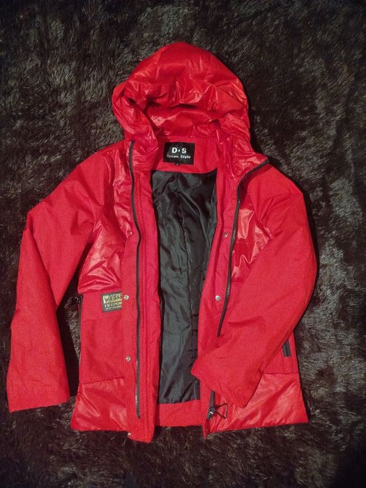 Курточка в чудовому стані