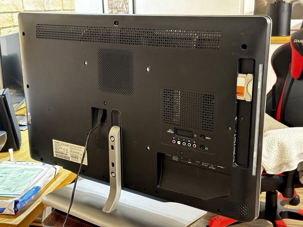 Монитор- телевизор Philips 32PFL7406H