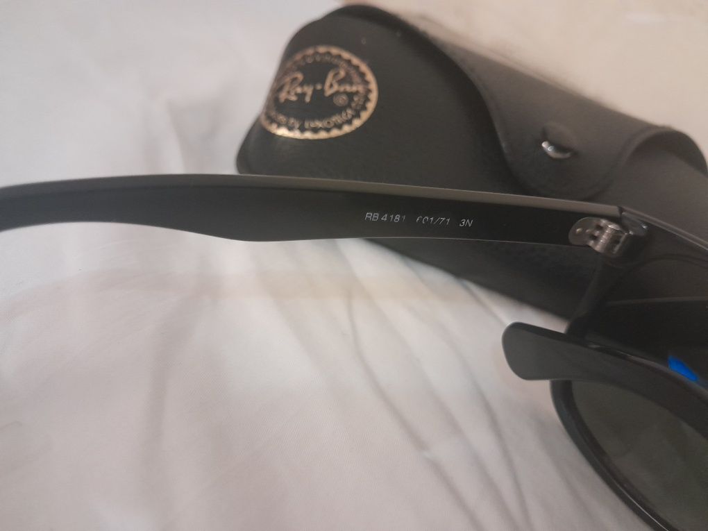 Óculosde sol  Ray ban 4181