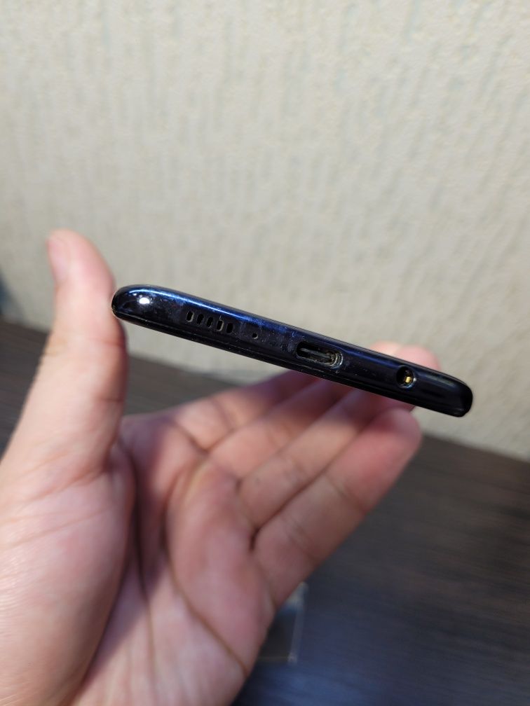 Samsung a51 (a515f) 4/64 Гб Nfc 13 андроїд