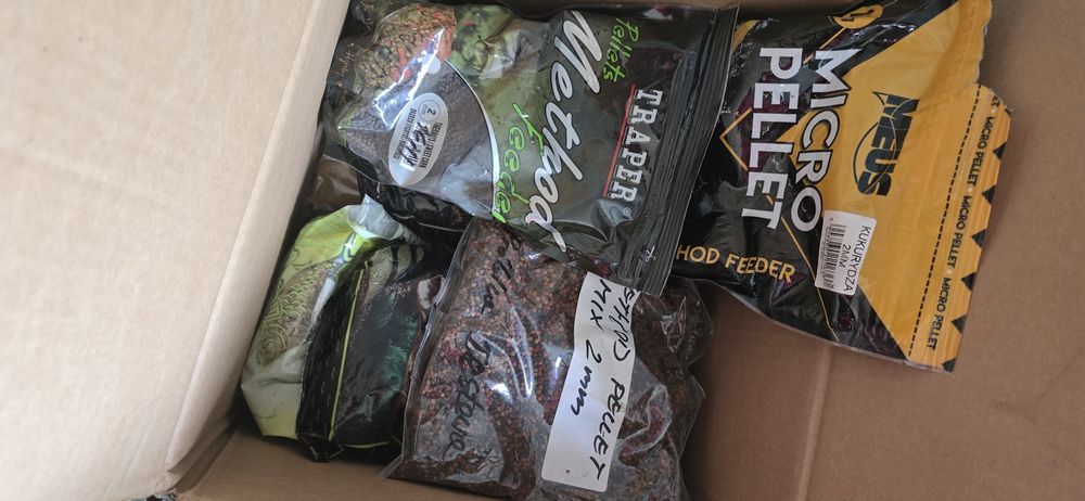 Przynęty i zanęty wędkarskie duża paczka