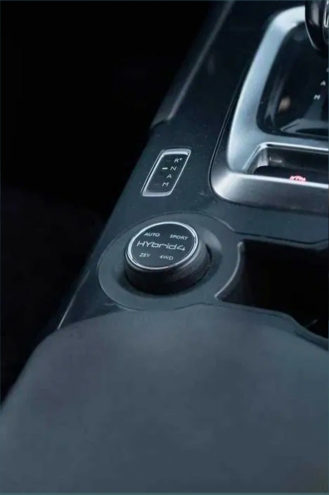 Pegeout 3008 hybrid 4