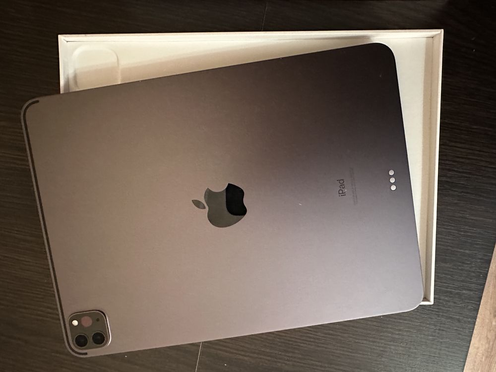 Продам iPad pro 2 покоління 2020 року