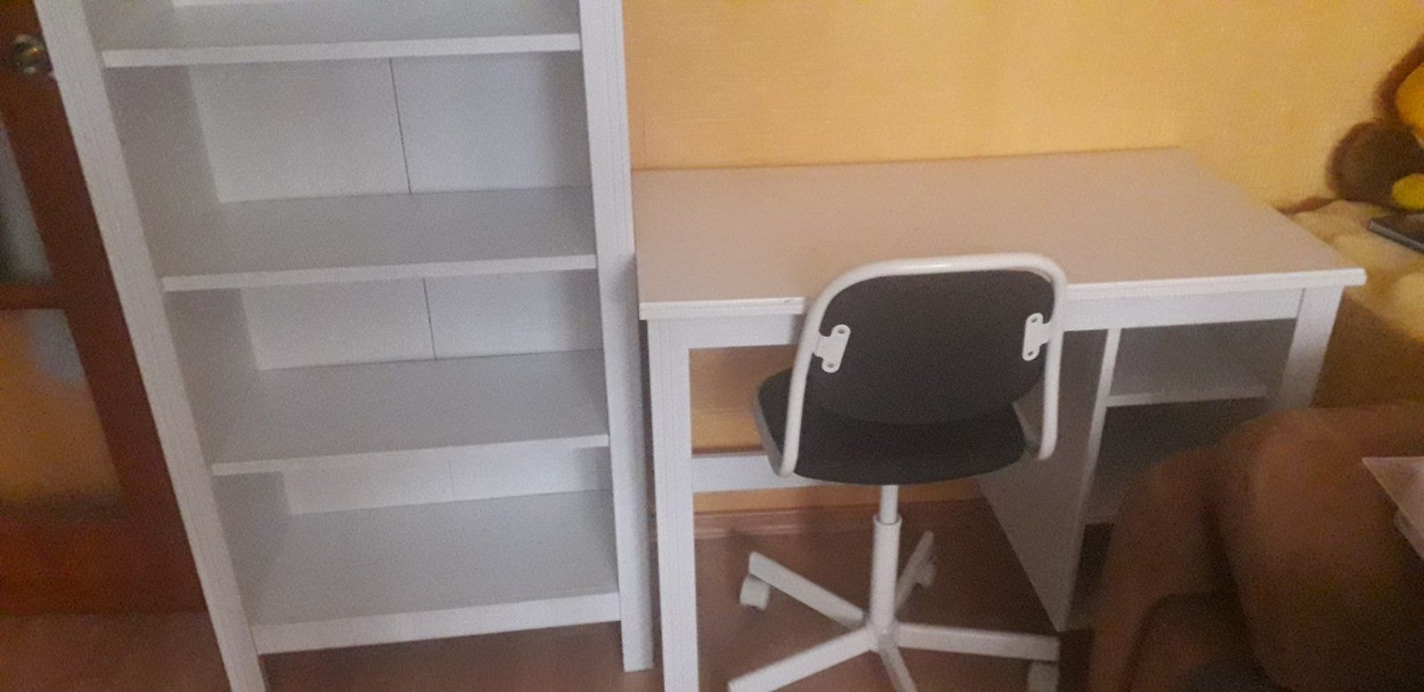 Шкаф, стол, стул /ikea/
