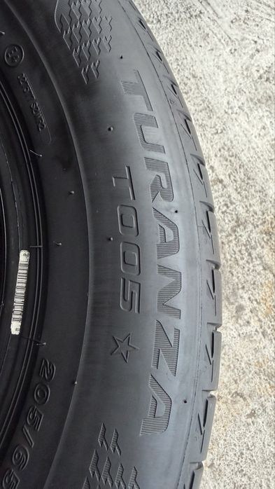 Pneus 205/65r16 Bridgestone Turanza T005* com 85% de piso
