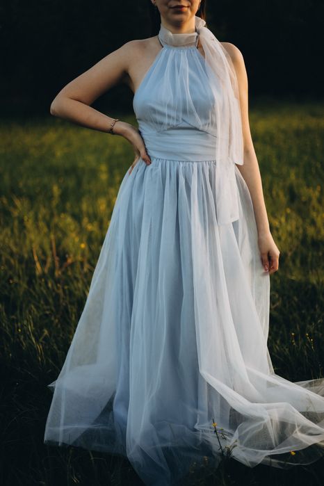 Продам або дам в оренду сукню випускну, вечірню