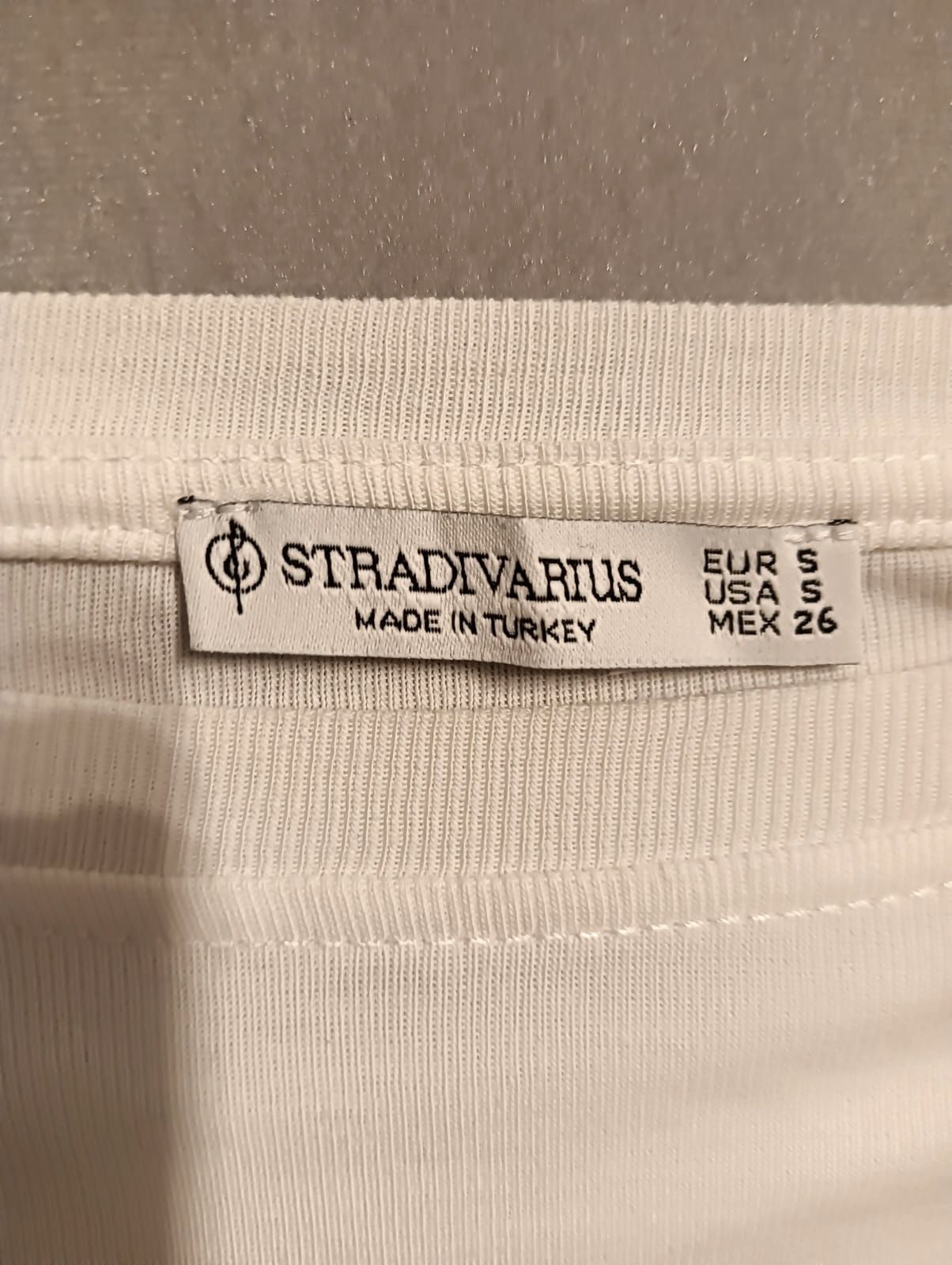 Bluzka z wisienkami Stradivarius r. S