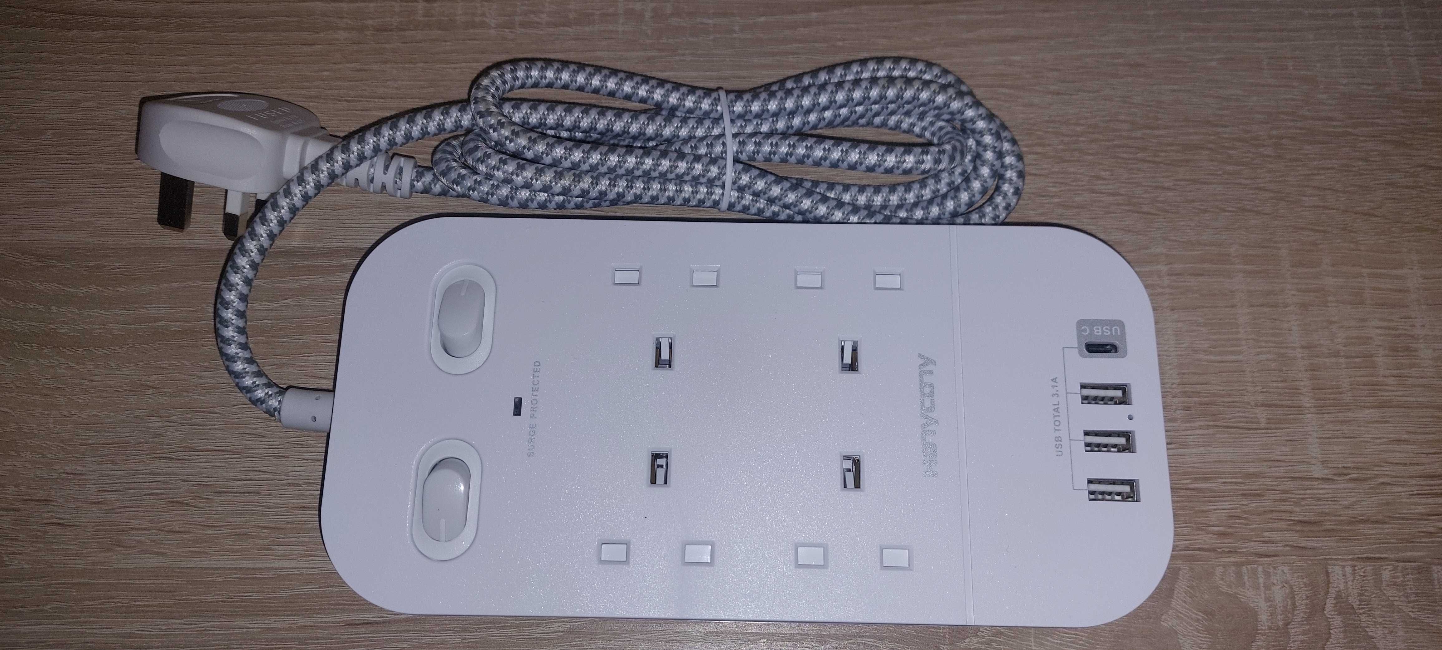 Listwa Zasilacz z 4 Gniazdami i USB UK