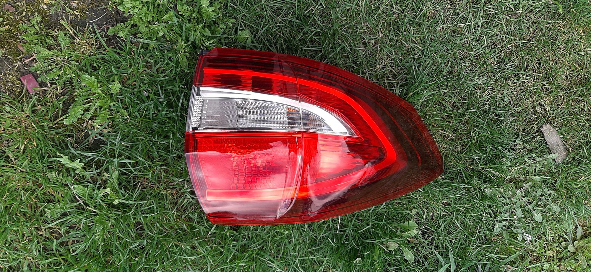 Ford c max lift lampa tył lewa strona