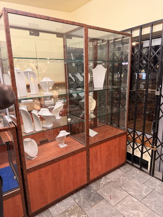 Sprzedam gabloty witryny sklepowe jubilerskie przeszklone