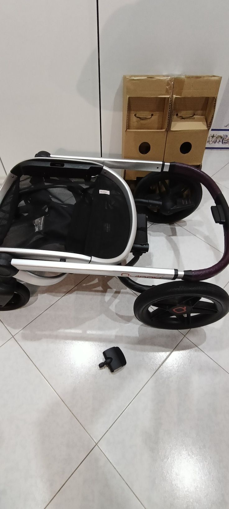 Carrinho Quinny como novo. Usado uma vez