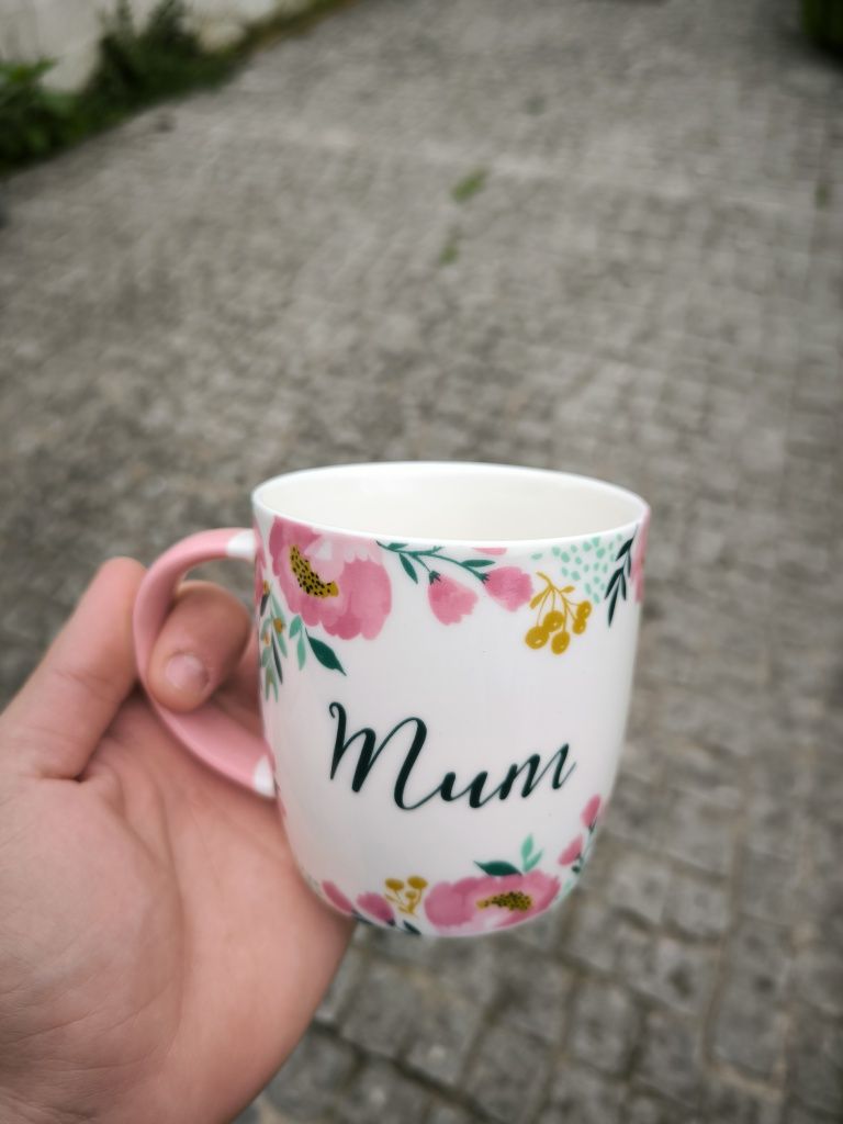 Caneca "MUM" (Mãe)