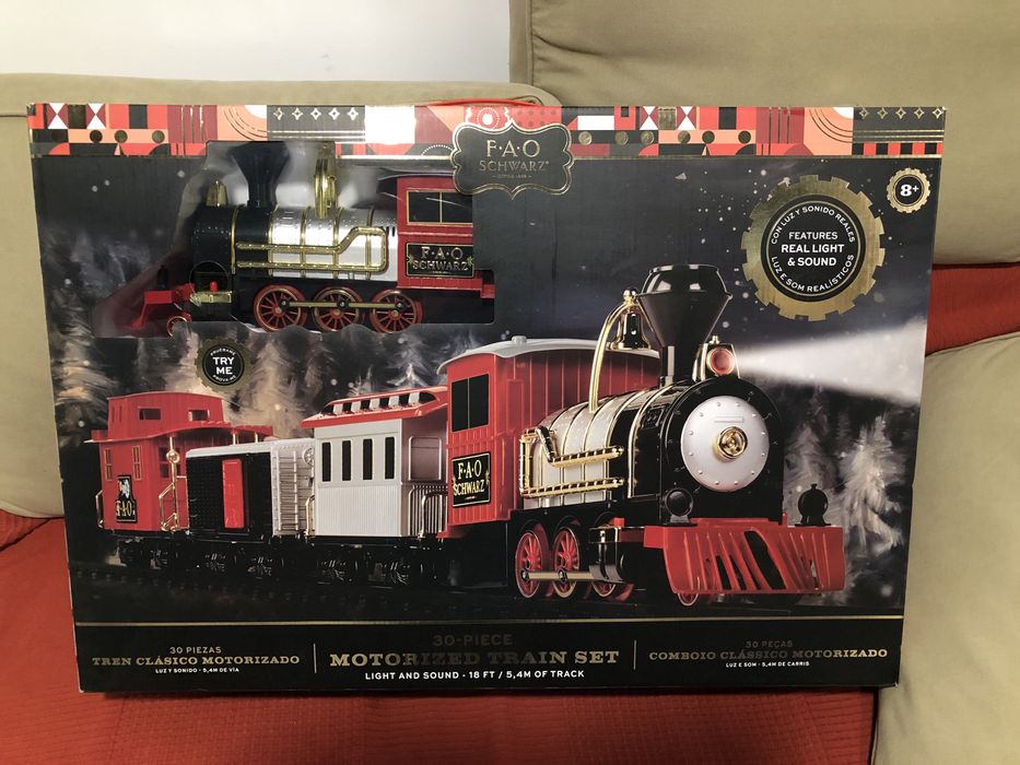 Comboio motorizado FAO Schwarz (NOVO)