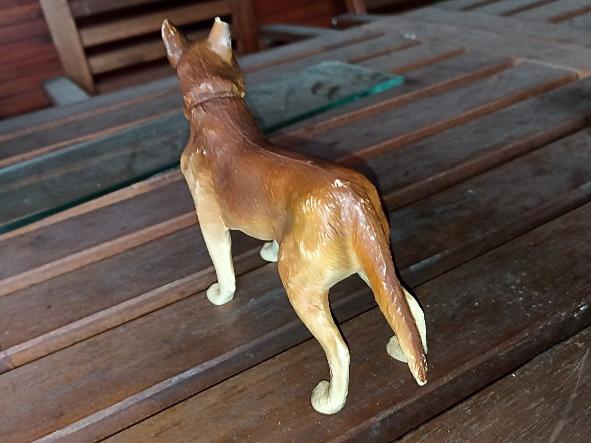 Figurka psa owczarka niemieckiego