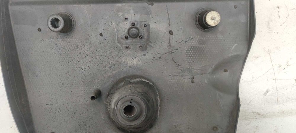 Seat Leon 1.9 TDI Obudowa Pokrywa Osłona Silnika Górna