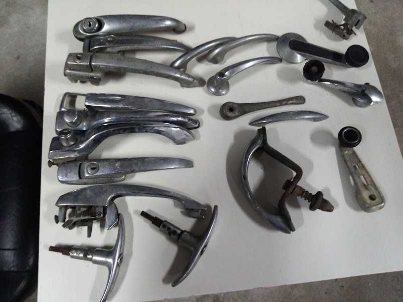 Tampões de rodas e Puxadores para automoveis classicos